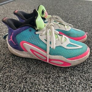 Jordan girls youth basketball shoes